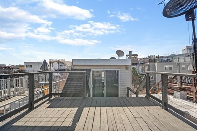 Charming Baltimore Townhome w/ Scenic Views
