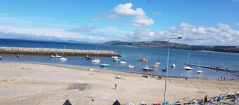 2br-beachviews-petfriendly-freeparking