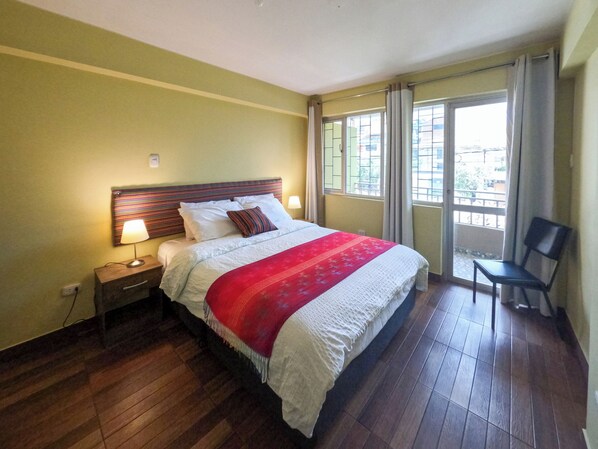 6 bedrooms, desk, free WiFi, bed sheets