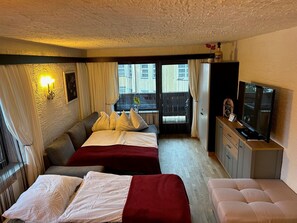 1 bedroom, iron/ironing board, free WiFi, bed sheets