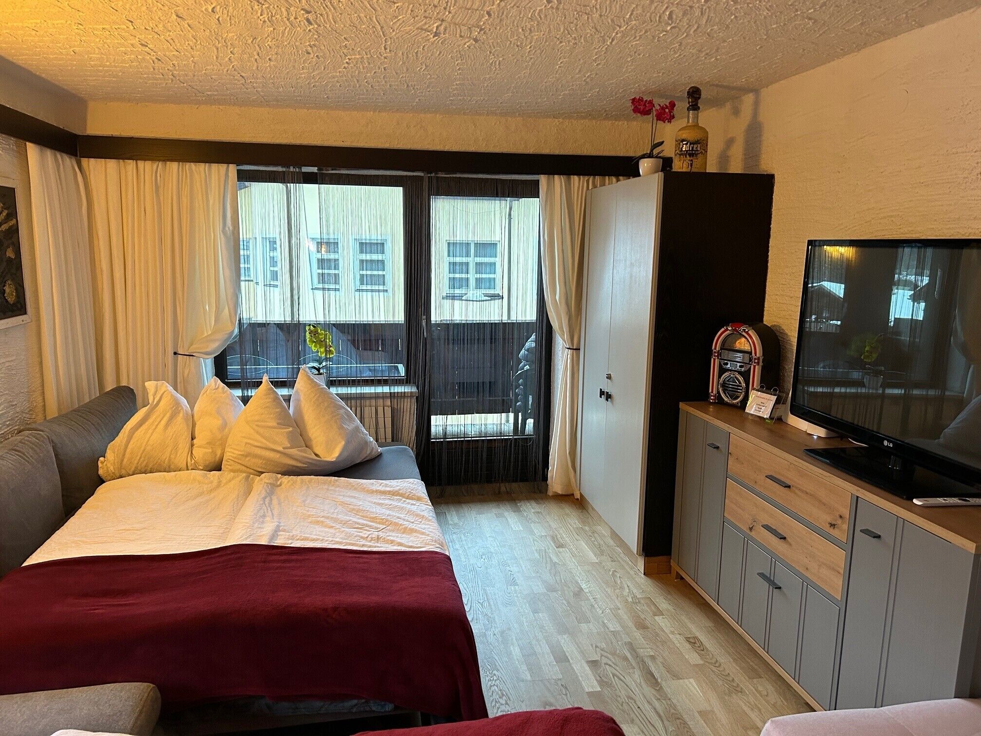 1 室のベッドルーム、アイロン / アイロン台、WiFi (無料)、ベッドシーツ