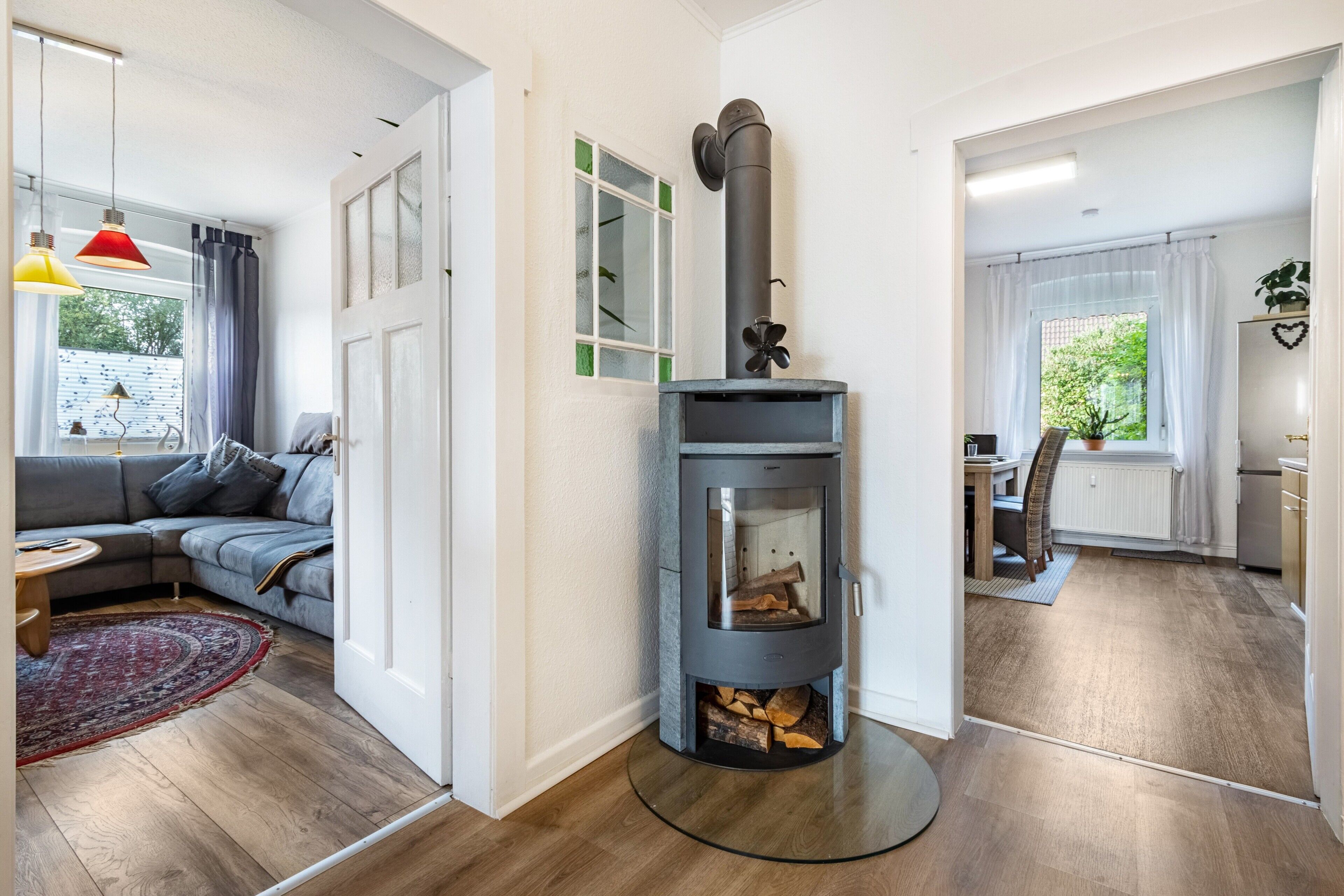 Télévision, cheminée