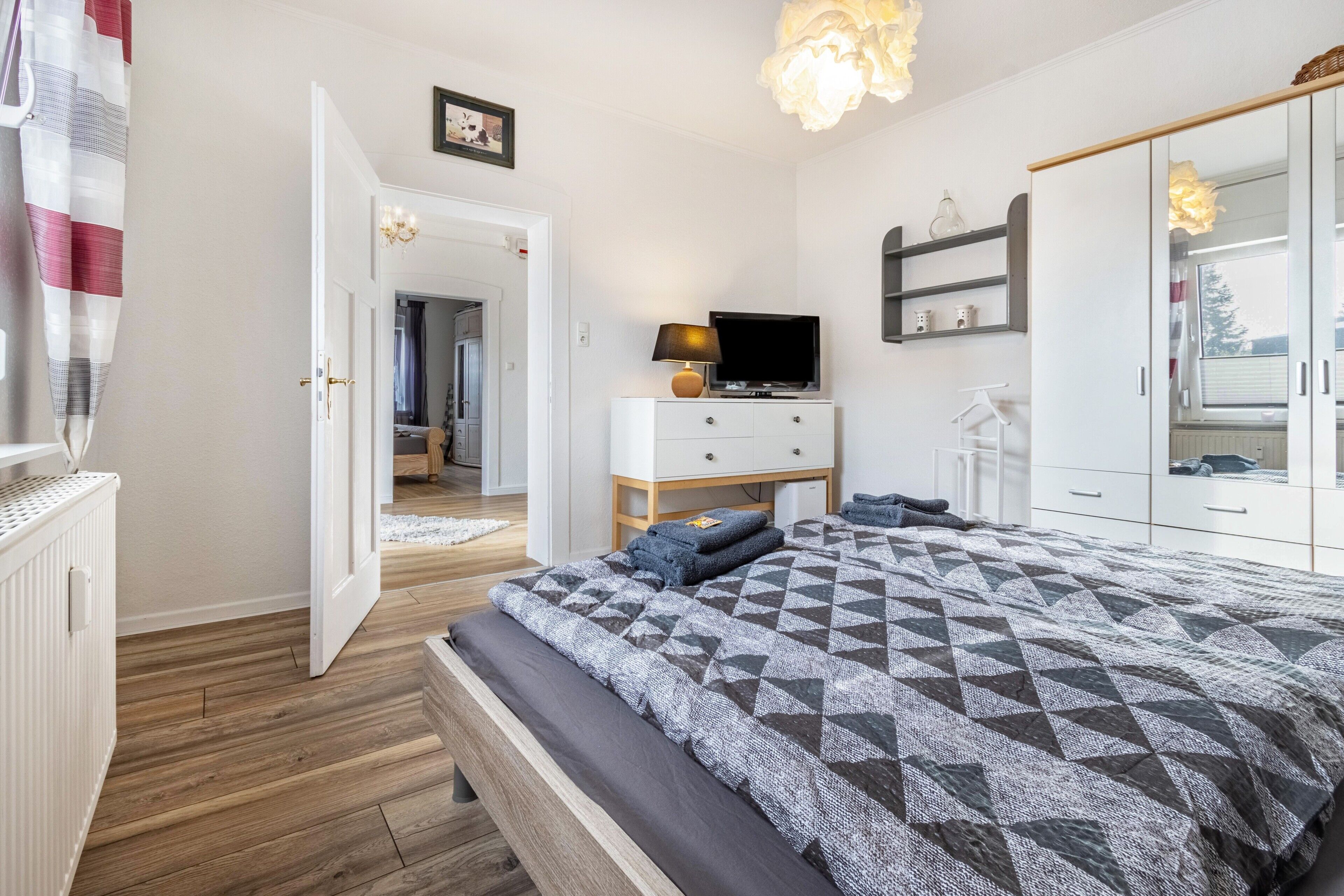 3 bedrooms, iron/ironing board, free WiFi, bed sheets