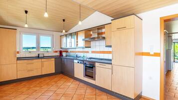 Kühlschrank, Ofen, Herdplatte, Geschirrspüler