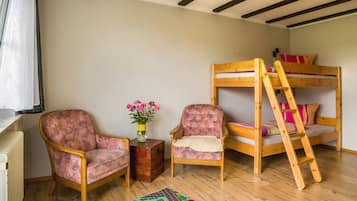 2 bedrooms, free WiFi, bed sheets