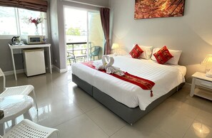 In-room safe, blackout drapes, soundproofing, iron/ironing board - Thalassa Pool Kata Phuket (Karon)