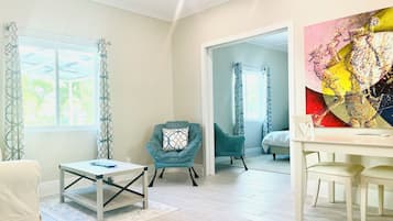 Cottage Luxe | Coin séjour | TV connectée, Netflix, services de streaming