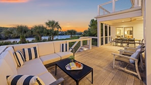 Terrace/patio - Luxurious Contemporary 4 BR Home, Golf Views! One Block to Beach! (Seabrook Island)
