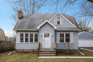 Exterior - 10 Mins To The Big House/ Sleeps Up To 10 Guests (Ann Arbor)