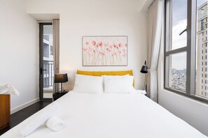 3 slaapkamers, een strijkplank/strijkijzer, wifi, beddengoed