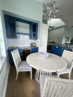 Dining -  Renovated, Near Beaches, On Canal, Private pool/spa, Dock, Lanai view, Clean (Marco Island)