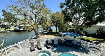 Renovated, Near Beaches, On Canal, Private pool/spa, Dock, Lanai view, Clean
