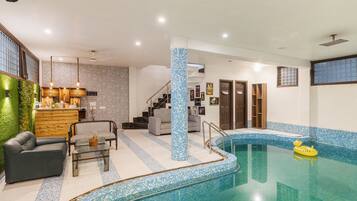 Piscine couverte