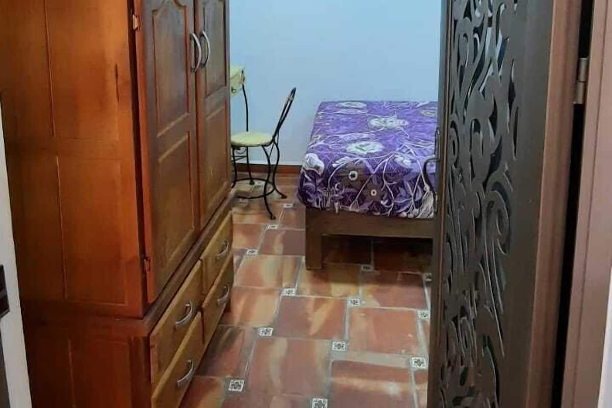 Klassieke eenpersoonskamer | Individueel gedecoreerd, individueel gemeubileerd, gratis wifi