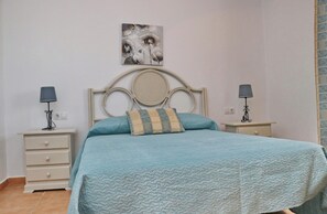 3 bedrooms, iron/ironing board, bed sheets