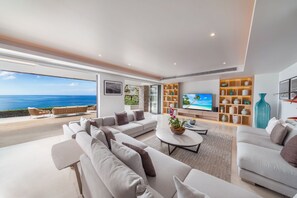 70-inch Smart TV with cable channels - Villa La Prana (Kamala)