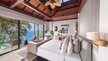 Minibar, desk, laptop workspace, blackout curtains