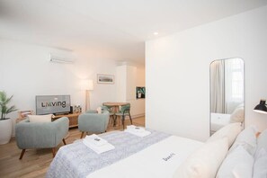 1 habitación, tabla de planchar con plancha, wifi y ropa de cama