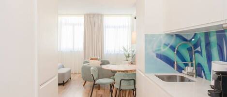 Oven, stovetop, coffee/tea maker, toaster