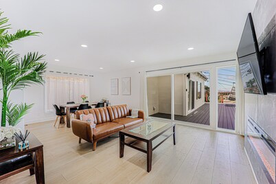 246A- Modern 3B2B w/ Deck & View by Hillsdale Mall