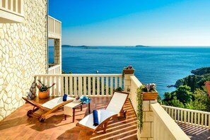 Room - Holiday Houses, Villas Luxury - Amazing Seaview (Zupa dubrovacka)