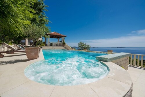 Holiday Houses, Villas Luxury - Amazing Seaview