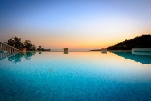 House | 4 bedrooms - Holiday Houses, Villas Luxury - Amazing Seaview (Zupa dubrovacka)