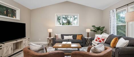 TV, peis og bordtennis