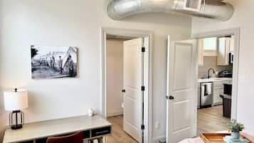 1 bedroom, desk, free WiFi, bed sheets