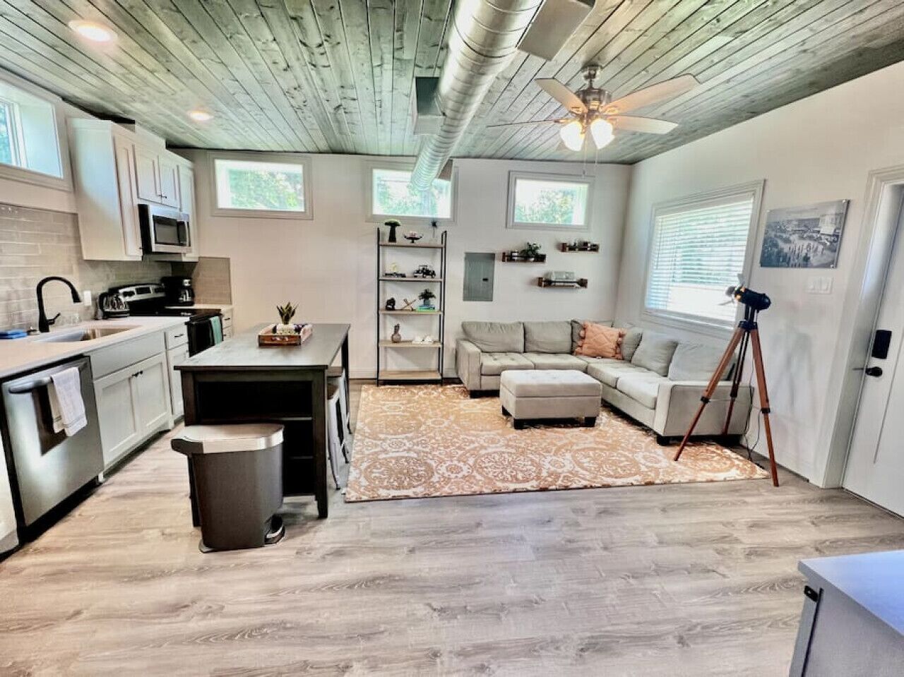 智能电视、壁炉