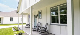 Modern Nest - Brand New House w/ modern amenities