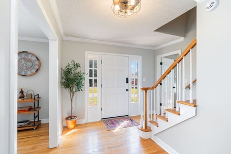 Interior. "The Trailhead" - Beautiful Property in the Heart of Bardstown