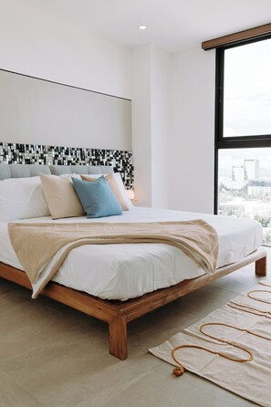 3 Schlafzimmer, Schreibtisch, Bügeleisen/Bügelbrett, Reisekinderbett