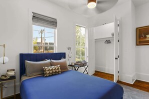 4 habitaciones, tabla de planchar con plancha, cuna de viaje y wifi