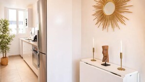 Kaffetrakter/tekoker, kjøleskap, mikrobølgeovn og ovn
