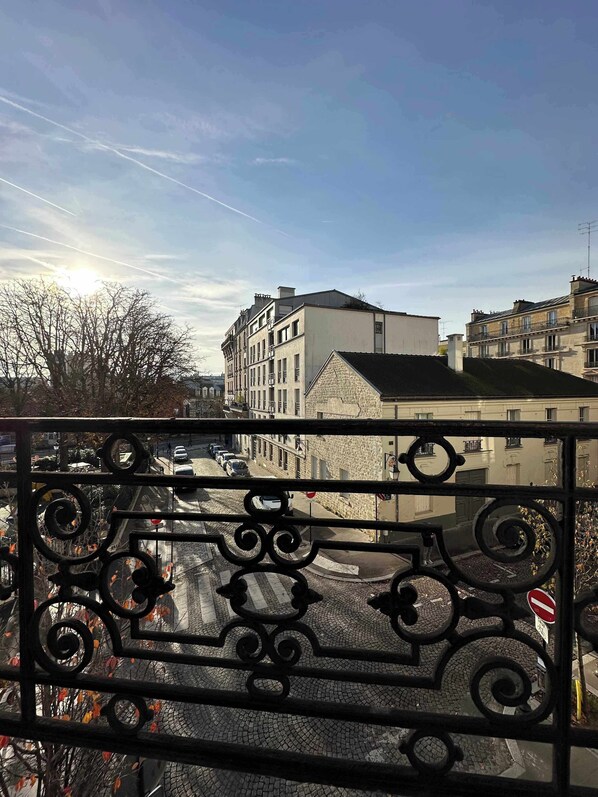 Property grounds - Charming family apartment located in Paris (Paris)