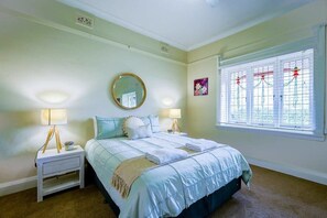 3 bedrooms, desk, iron/ironing board, travel crib