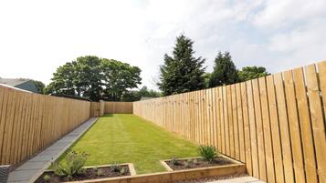 Cottage | Property grounds