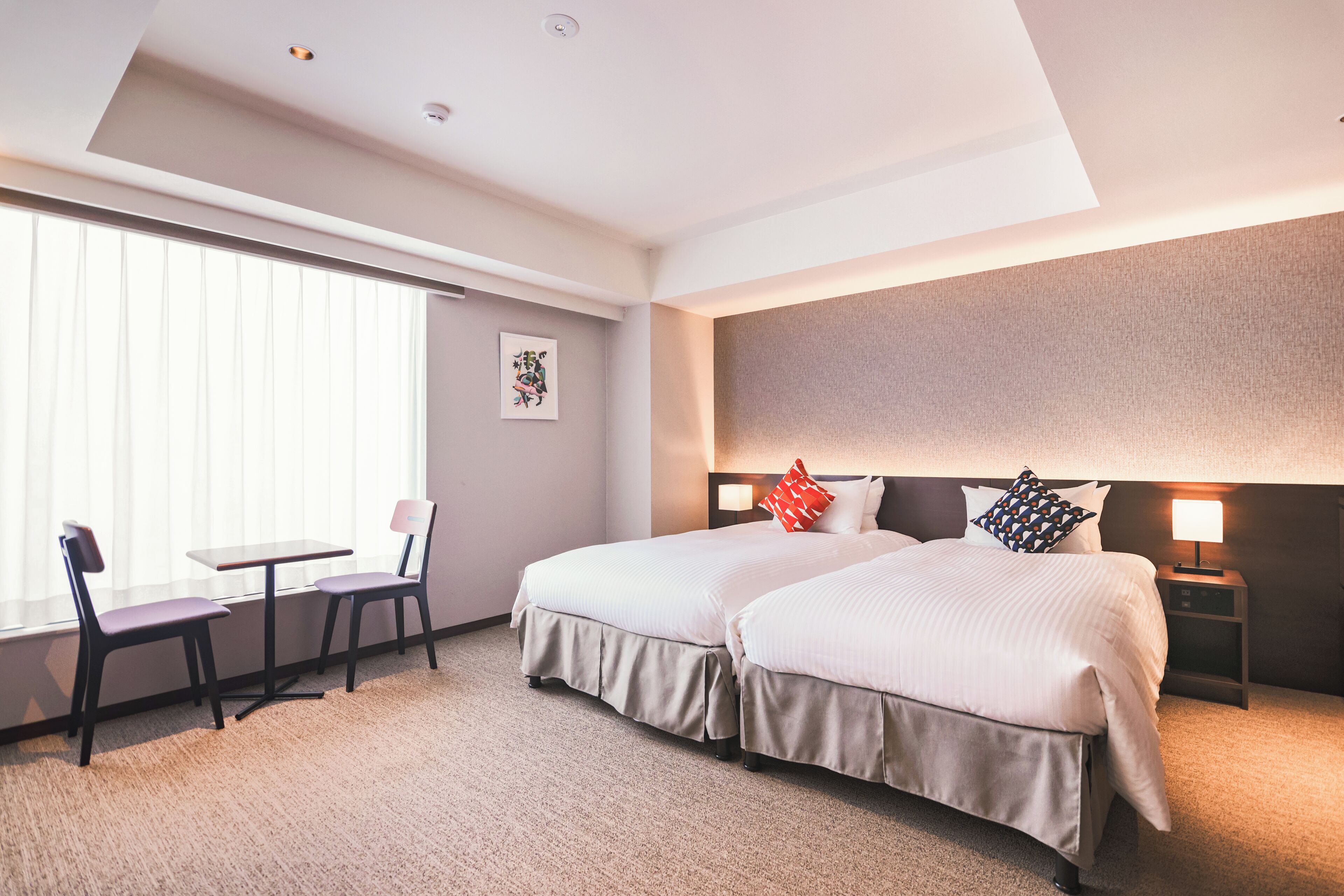 Studio, ikke-røyk (25 Twin/Triple) | Senger med overmadrass, individuelt innredet og blendingsgardiner