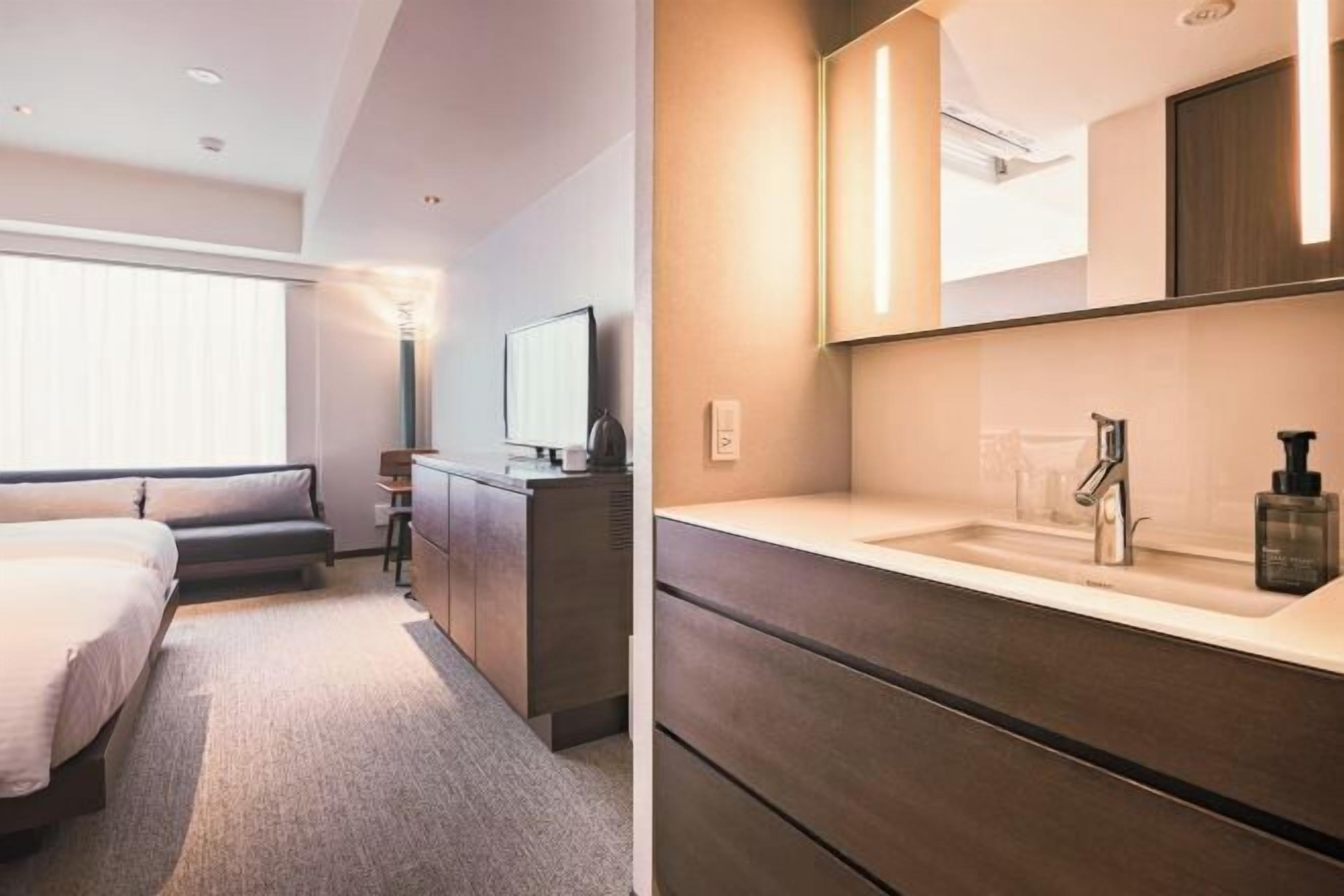 Senger med overmadrass, individuelt innredet og blendingsgardiner