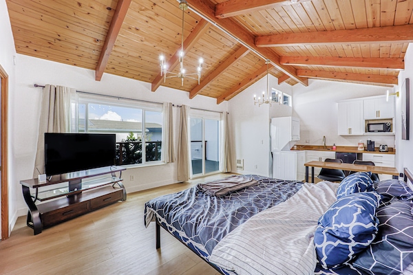 1 habitación, tabla de planchar con plancha, wifi gratis y ropa de cama