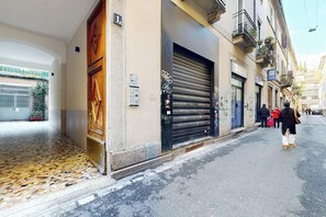 Imagen sin descripción, 4 de 37, botón