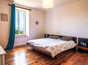 3 bedrooms, desk, bed sheets - Maison Entière Haut Valromey (HAUT-VALROMEY)