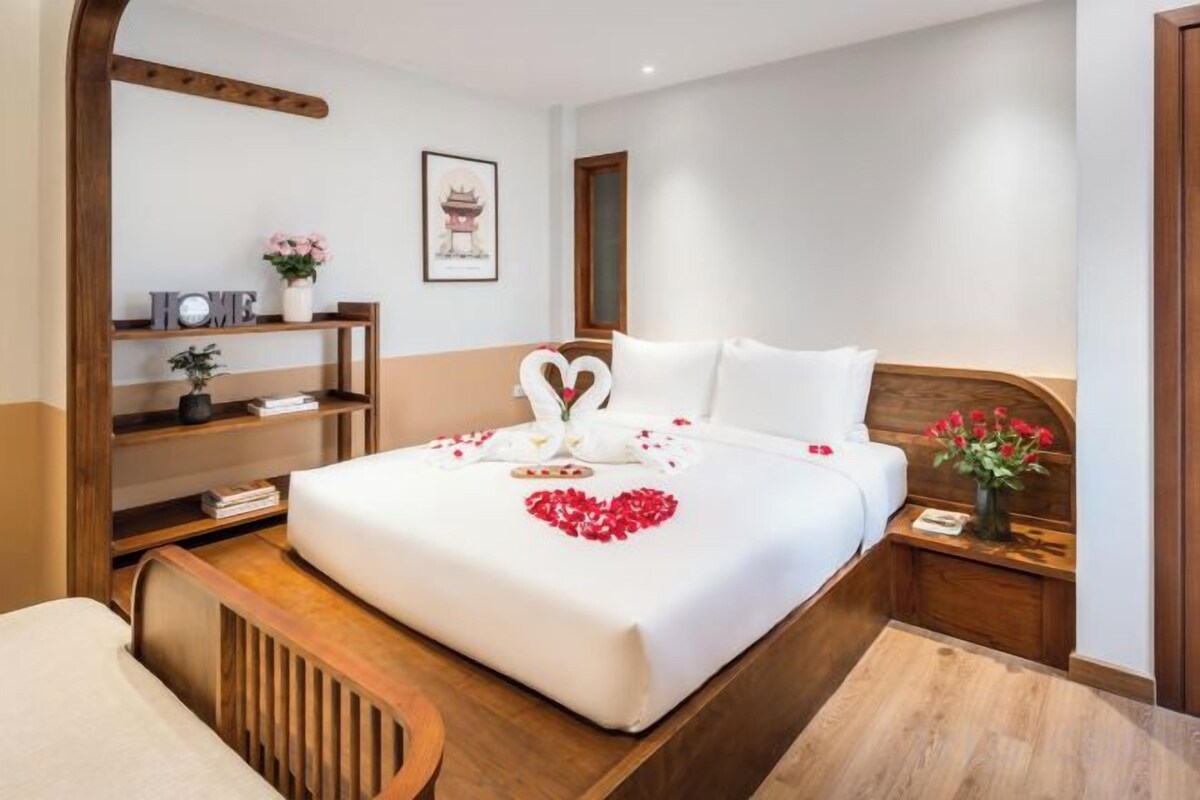 Egyptian cotton sheets, premium bedding, down comforters