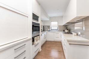 Fridge, microwave, oven, stovetop - Highett Charm - 3 bedroom Unit (Highett)