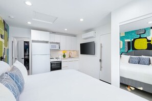 4 bedrooms, iron/ironing board