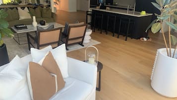 Smart TV, ping pong, printers