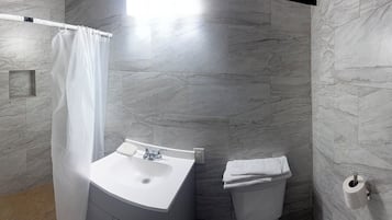 Basic Room | Bathroom | Towels