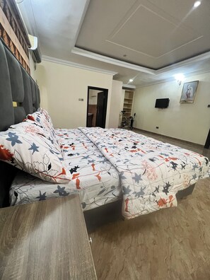 5 Schlafzimmer, WLAN, Bettwäsche