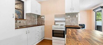 Second Street - Loxton Accommodation
Stylish 3 bedroom home